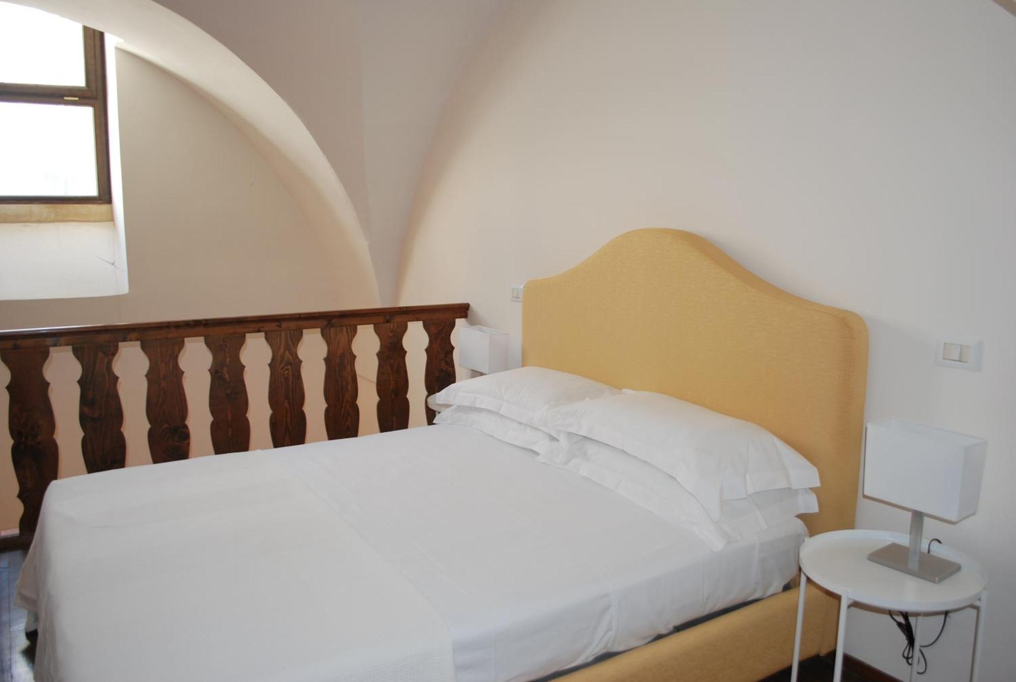 Palazzo Della Contessa - Suites & Breakfast Лечче Экстерьер фото