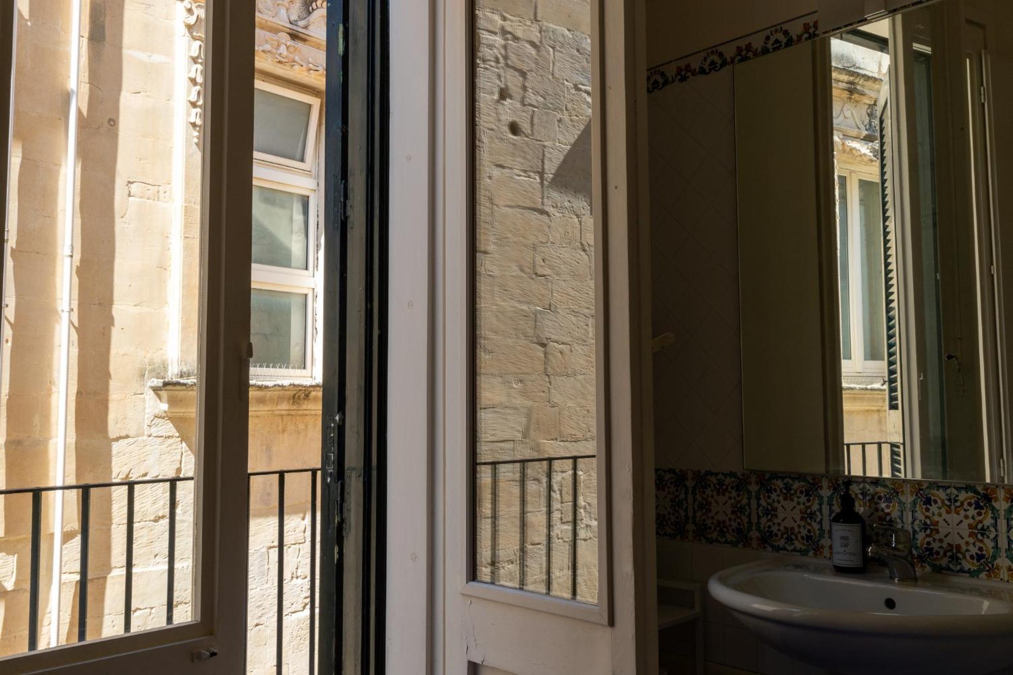 Palazzo Della Contessa - Suites & Breakfast Лечче Экстерьер фото